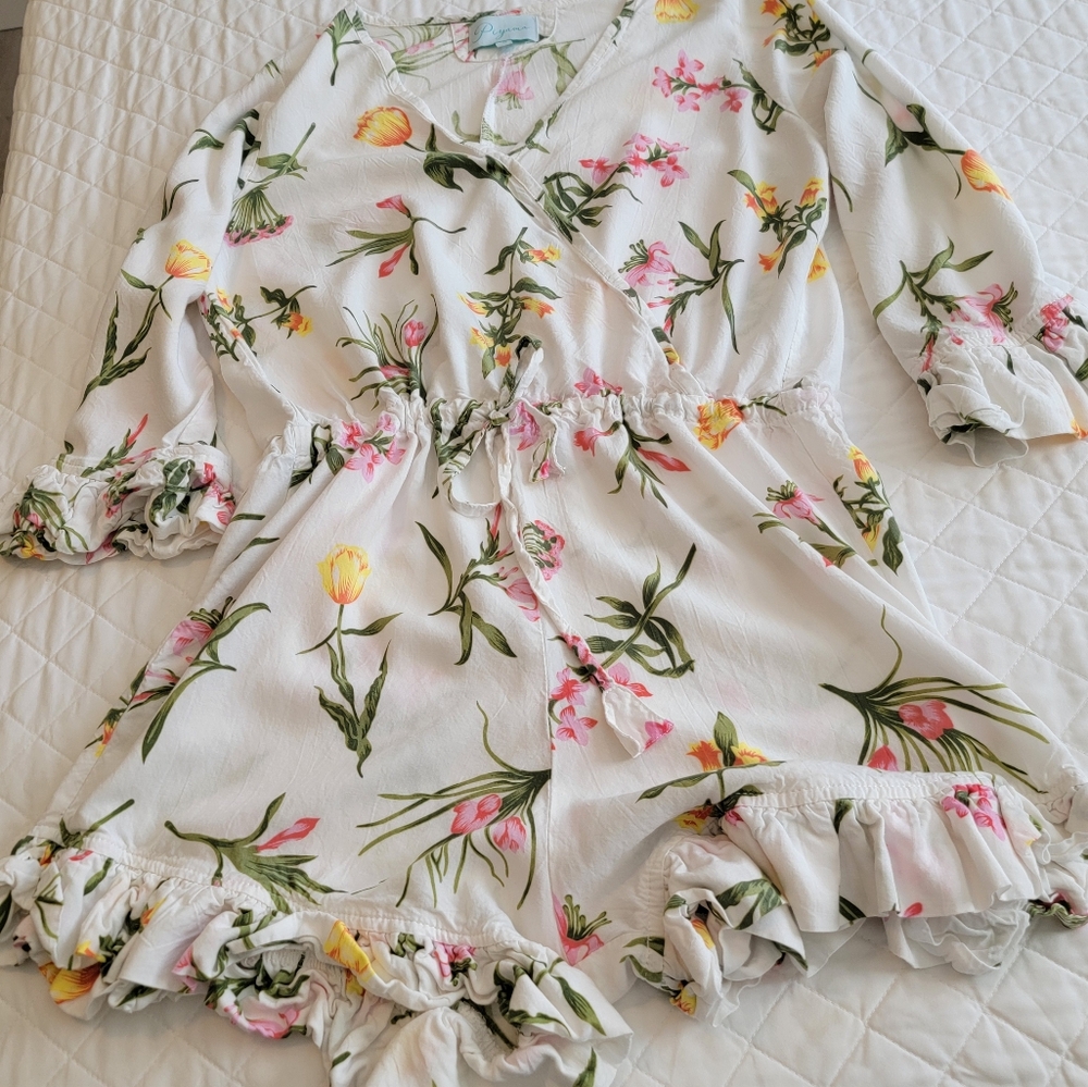 Pijama white sleep/casual feminine romper. Sz S Rayon blend